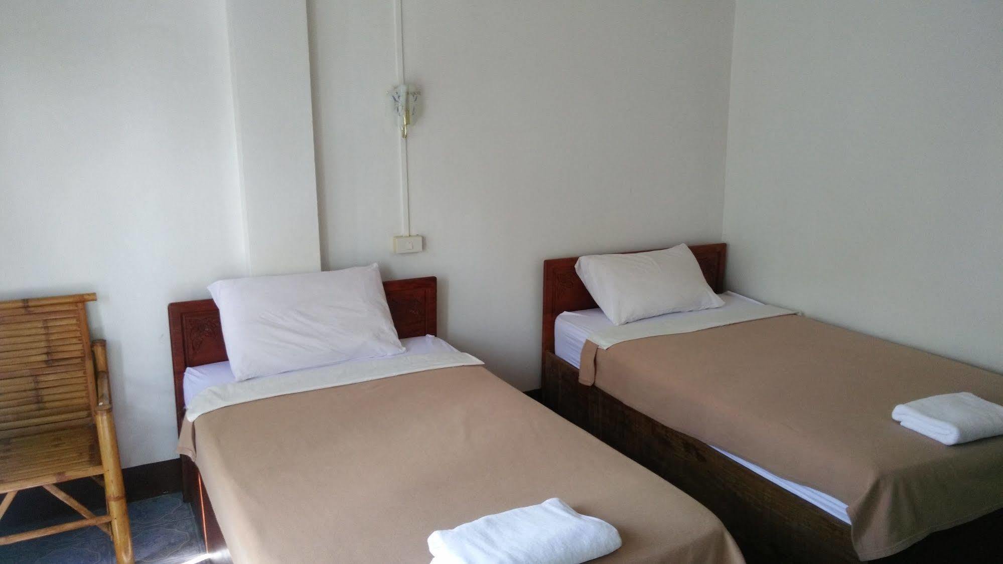 Chanthasom Guesthouse Ban Nongdouang Buitenkant foto